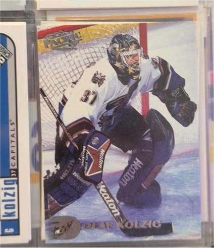 1999-00 Upper Deck MVP #217 Olaf Kolzig — front
