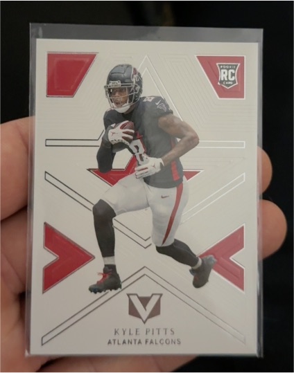 2021 Panini Chronicles Vertex #V-4 Kyle Pitts — front
