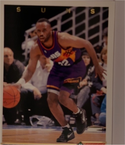 1992-93 Upper Deck #390 Negele Knight — front