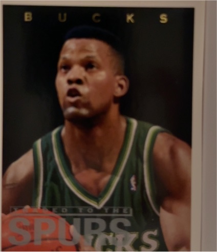 Theo Ratliff Milwaukee Bucks Basketball Card — front