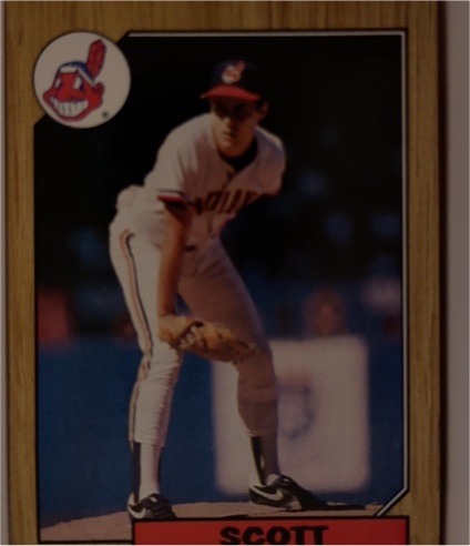 1987 Topps #585 Scott Bailes — front