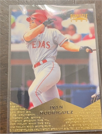 1997 Pinnacle #47 Ivan Rodriguez — front