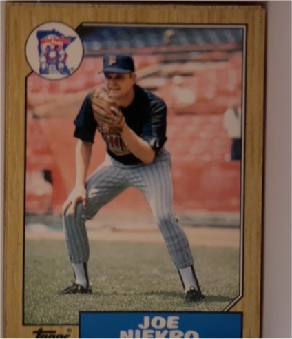1987 Topps Traded #89T Joe Niekro — front