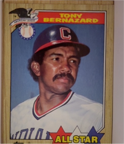 1987 Topps #607 Tony Bernazard — front