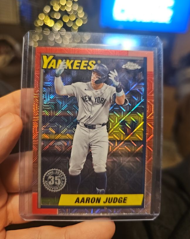 2025 Topps Series 1 - 1990 Topps Chrome Silver Pack #T90C-82 Aaron Judge — front