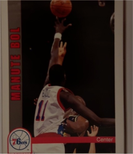 1992-93 Hoops #171 Manute Bol — front