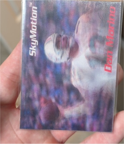 1996 SkyBox SkyMotion #SM30 Dan Marino — front