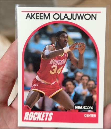 1989-90 NBA Hoops #180 Akeem Olajuwon — front
