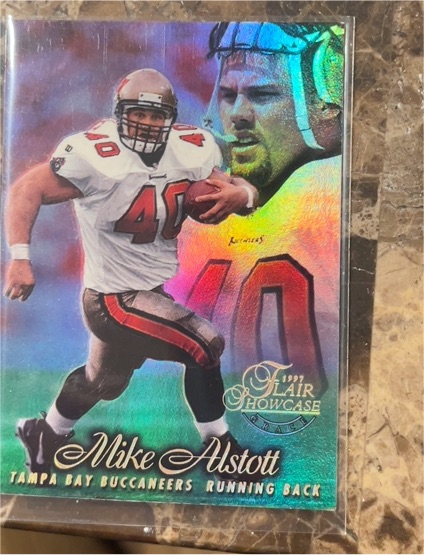 1997 Flair Showcase #40 Mike Alstott — front