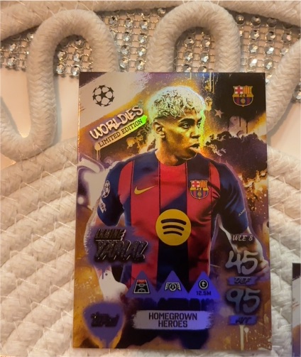 2025 Topps Champions League WLE8 Lamine Yamal — front