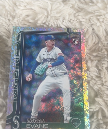 2025 Topps Series 1 Logan Evans Rookie Card — front