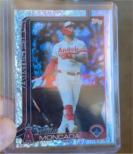 2025 Topps Update #US24 Yoán Moncada — front