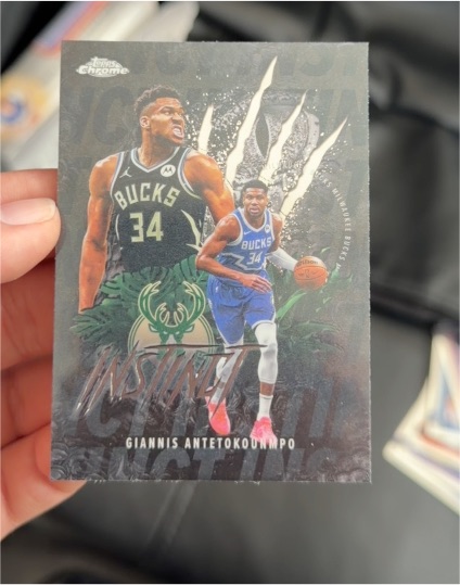 2025-26 Topps Chrome #INS-4 Giannis Antetokounmpo Instinct — front