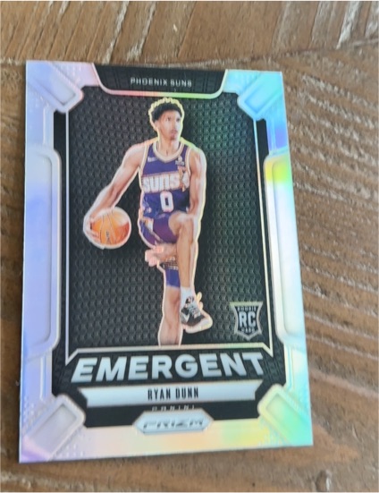 2024-25 Panini Prizm #22 Ryan Dunn Emergent — front