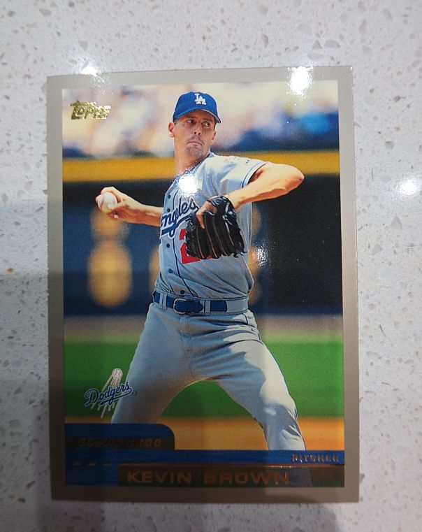 2000 Topps #145 Kevin Brown — front