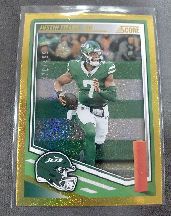 2025 Panini Score #210 Justin Fields — front