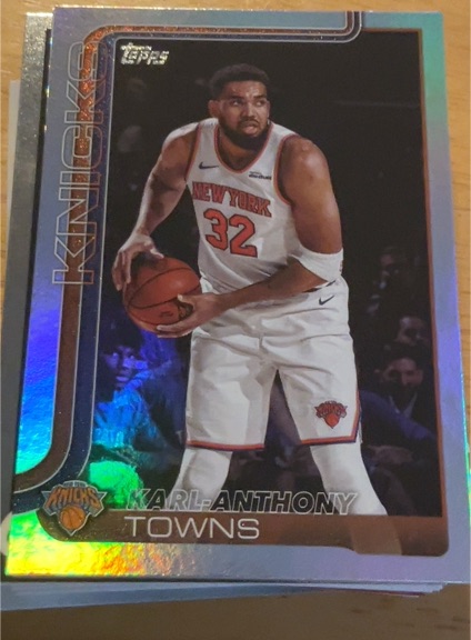 2025-26 Topps #19 Karl-Anthony Towns — front