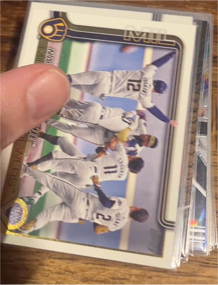 2025 Topps #396 Milwaukee Brewers — front