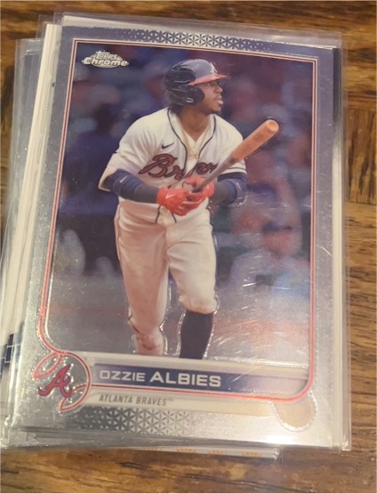 2022 Topps Chrome #205 Ozzie Albies — front
