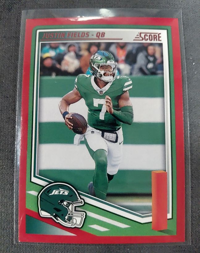 2025 Panini Score #210 Justin Fields — front