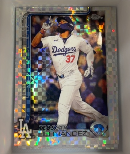 2025 Topps Chrome #128 Teoscar Hernandez — front