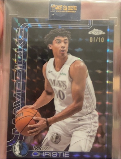 2025-26 Topps Chrome #33 Max Christie — front