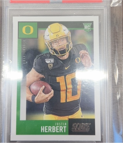 2020 Panini Score #362 Justin Herbert Rookie Card — front