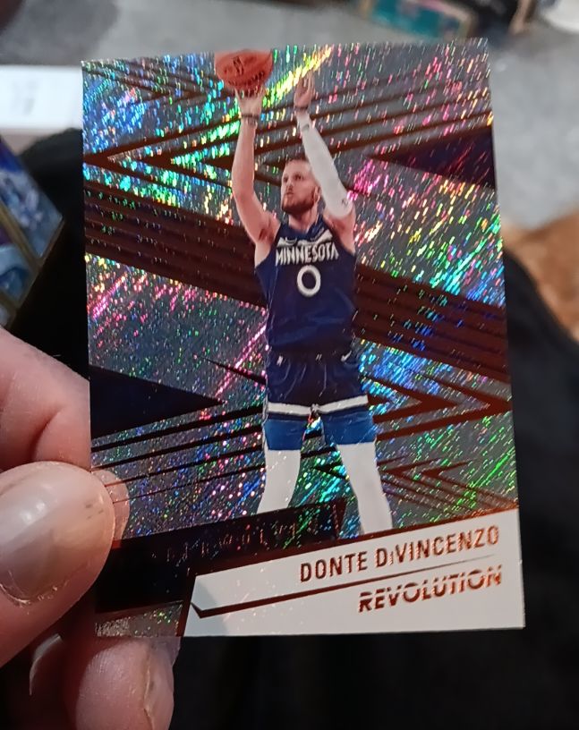 2024-25 Panini Revolution #59 Donte DiVincenzo — front