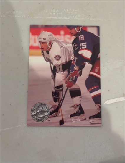 1991 Pro Set #11 Mike Modano — front