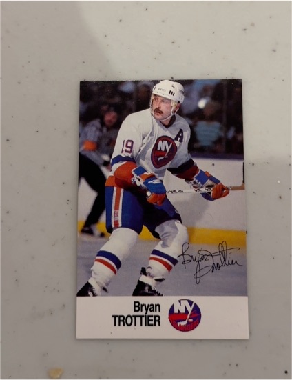 1988-89 Esso All-Stars Hockey Card Bryan Trottier V75472 — front