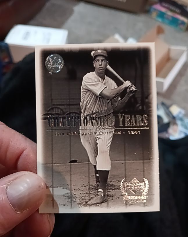 2000 Upper Deck Yankees Legends #74 Joe DiMaggio — front