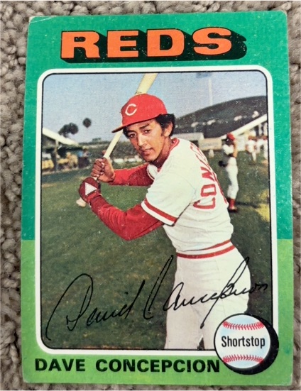 1975 Topps #17 Dave Concepcion — front