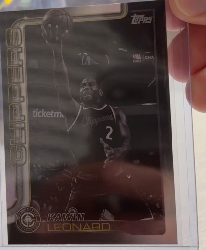 2025-26 Topps #142 Kawhi Leonard Blackout — front