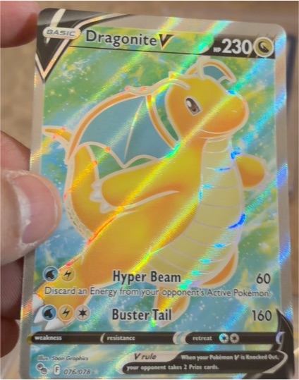 2022 Pokémon GO #076 Dragonite V — front