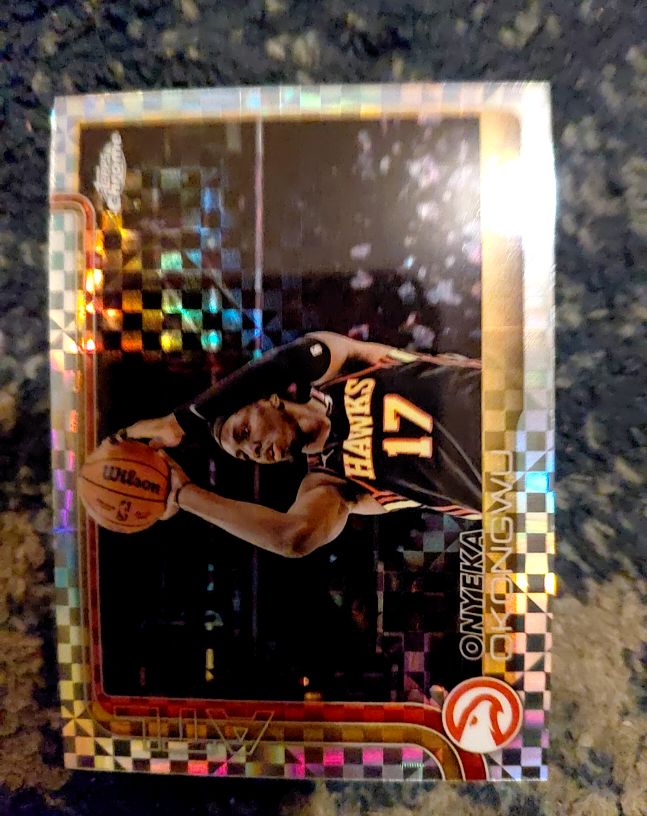 2025-26 Topps Chrome #17 Onyeka Okongwu — front