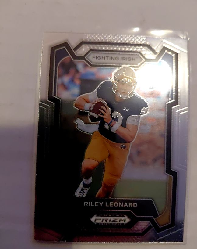 2024 Panini Prizm Draft Picks #106 Riley Leonard — front