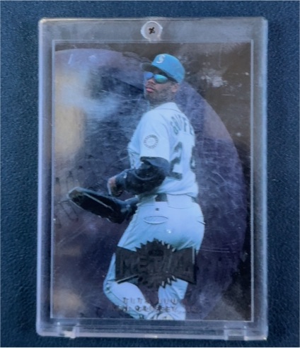 1996 Fleer Metal Universe Titanium #3 Ken Griffey Jr — front