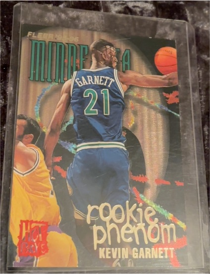 1995-96 Fleer Rookie Phenom Hot Packs #1 Kevin Garnett — front