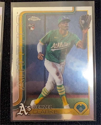 2025 Topps Chrome Update #USC15 Denzel Clarke — front