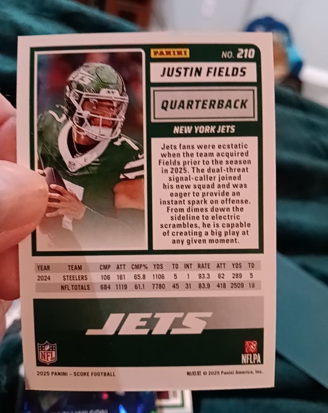 2025 Panini Score #210 Justin Fields — front