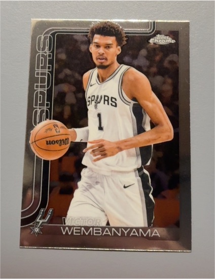 2025-26 Topps Chrome #221 Victor Wembanyama — front