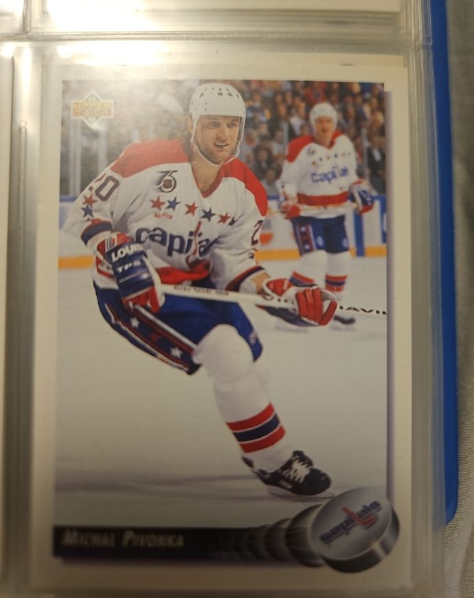 1992-93 Upper Deck #20 Michal Pivonka — front