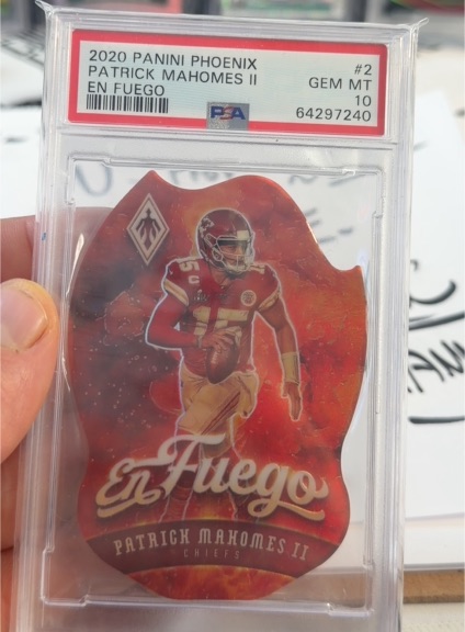 2020 Panini Phoenix #2 Patrick Mahomes II En Fuego — front