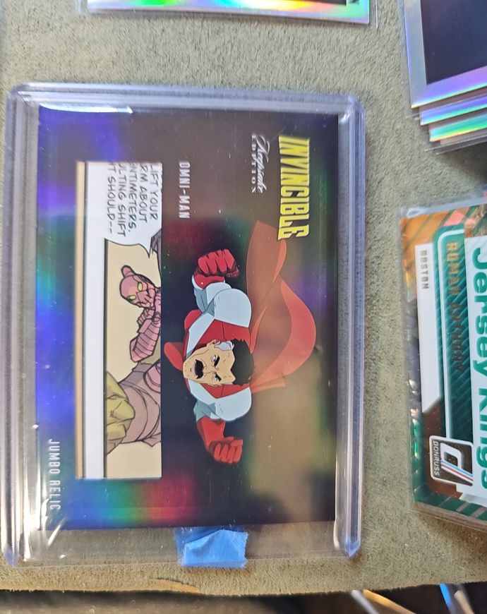 2025 Keepsake Edition Invincible Jumbo Relic Omni-Man — front