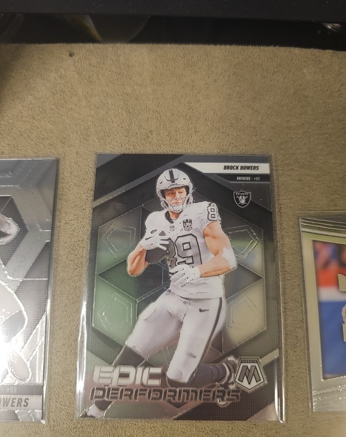2025 Panini Mosaic Epic Performers Brock Bowers — front
