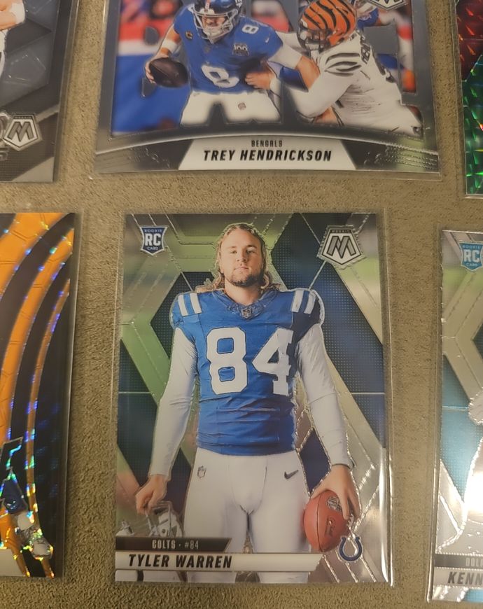 2025 Panini Mosaic #281 Tyler Warren Rookie Variation — front