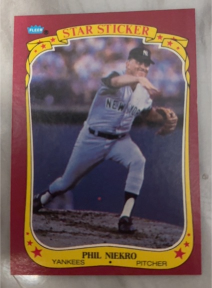 1986 Fleer Star Stickers #82 Phil Niekro — front