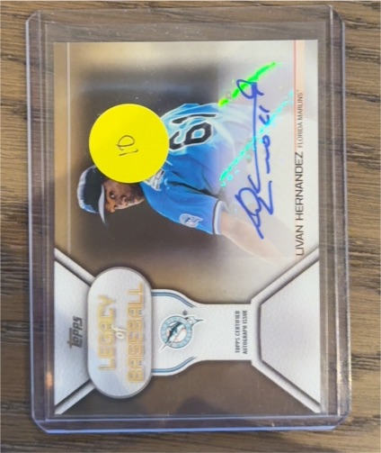 2019 Topps Legacy of Baseball Autograph #LBA-LH Livan Hernandez — front