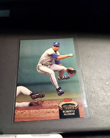 1992 Topps Stadium Club #159 Roberto Alomar — front