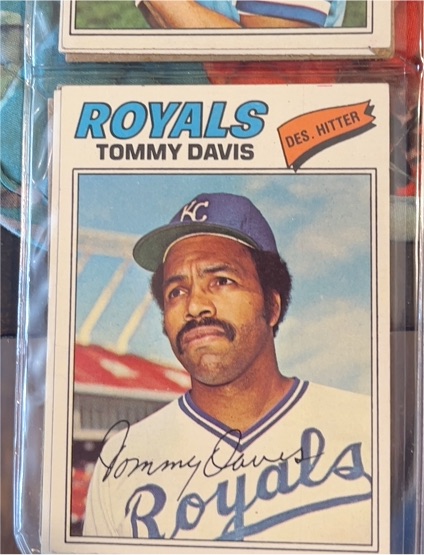 1977 Topps #362 Tommy Davis — front